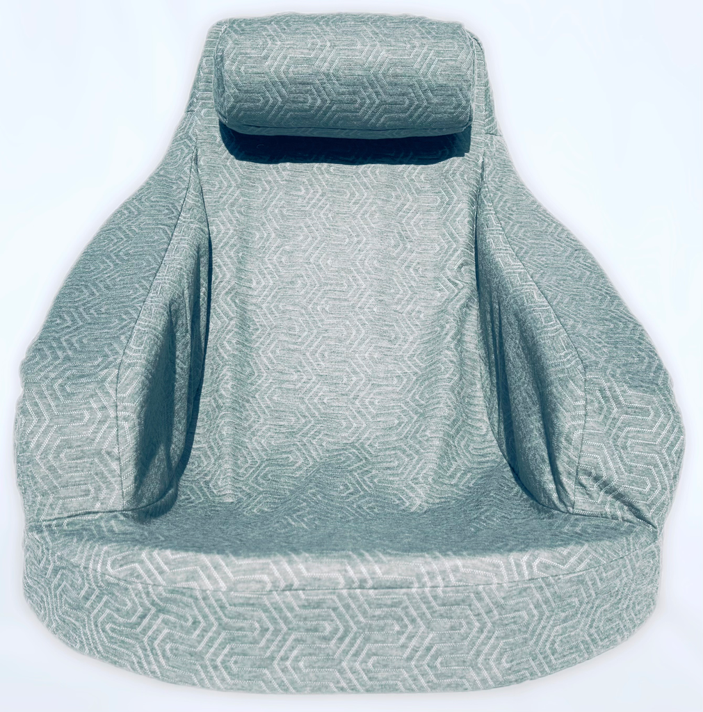 Laid-Back Bestfeeding Nest with Grey Bamboo Waterproof cover